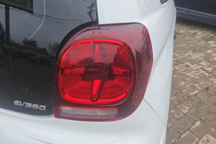 Used Roewe Clever 2022 311km QiQi BoBo Edition Right Rear Taillight