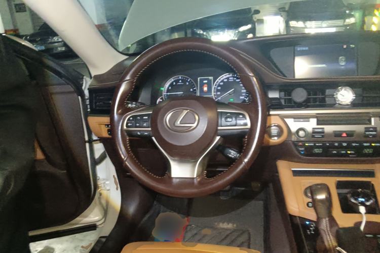 Used Lexus ES 2015 200 Elite Edition
