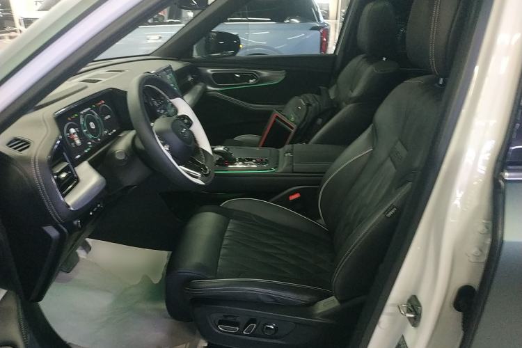 Used GAC Trumpchi GS8 2022 Dual-Engine Series 2.0TM Two-Wheel Drive Prestige Edition (7 Seats) Left Front Seat