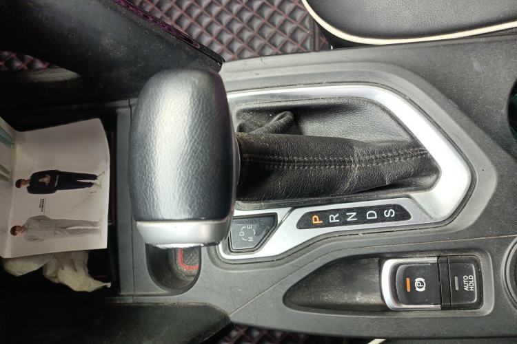 Used GAC Trumpchi GS4 2017 235T G-DCT Two-Wheel Drive Elite Edition Gear Lever