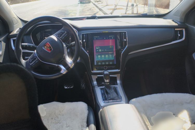 Used Roewe RX5 2016 20T Two-Wheel Drive Automatic Internet Smart Edition
