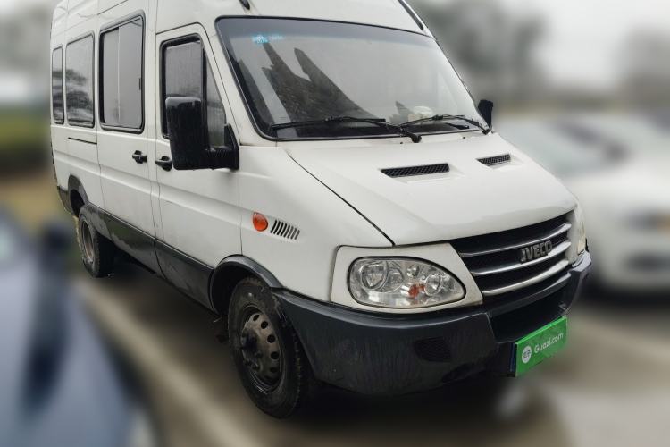 Used Iveco Power Daily 2017 2.5T Deluxe A37 High-Roof 6-7 Seater Bus 47Z5
