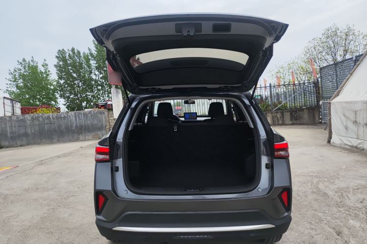 Used Wuling Alvez 2022 1.5L Manual Free-Style Model Trunk