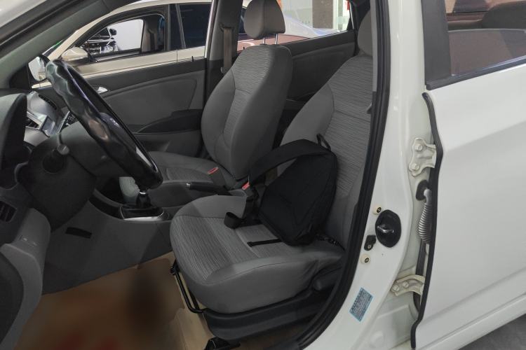 Used Hyundai Verna (older generation) 2016 1.4L Manual Smart GLS Trim