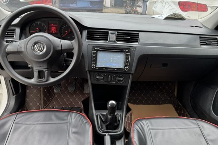 Used Volkswagen Santana 2015 1.6L Manual Fashion Edition
