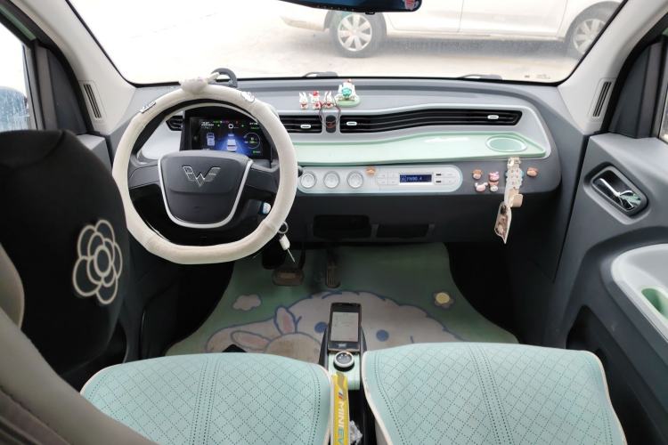 Used Wuling Hongguang MINIEV 2021 Macaron Sandwich Model 120 km Lithium Iron Phosphate