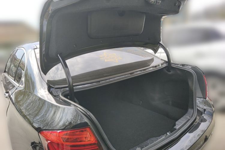 Used BMW 5 Series 2014 525Li Luxury Design Package Trunk