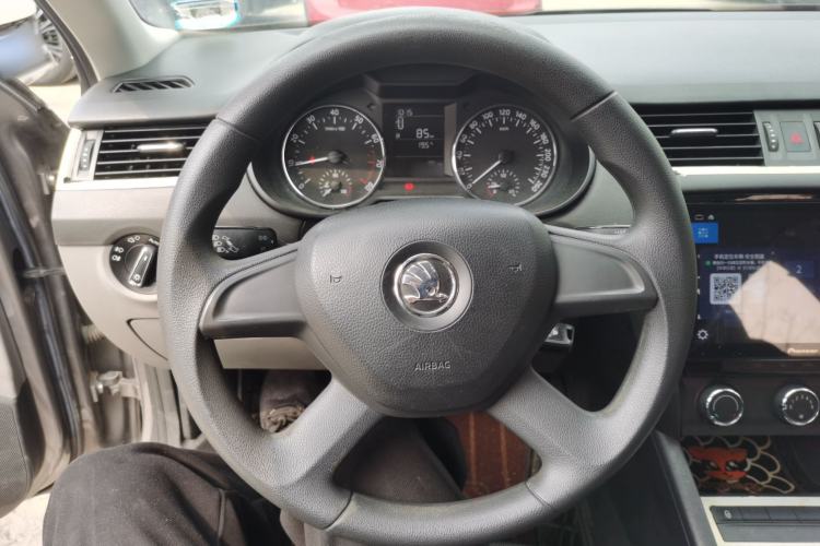 Used Skoda Octavia 2015 1.6L Manual Eado Edition