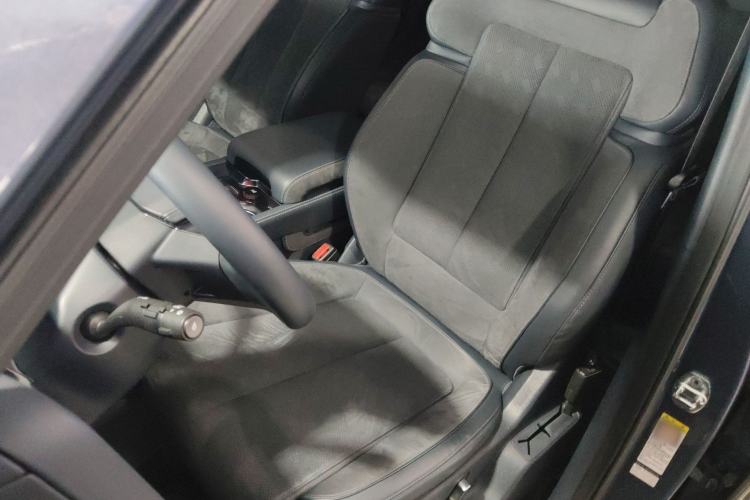 Used Formula Leopard 5 2023 Cloud Ride Flagship Edition Left Front Seat