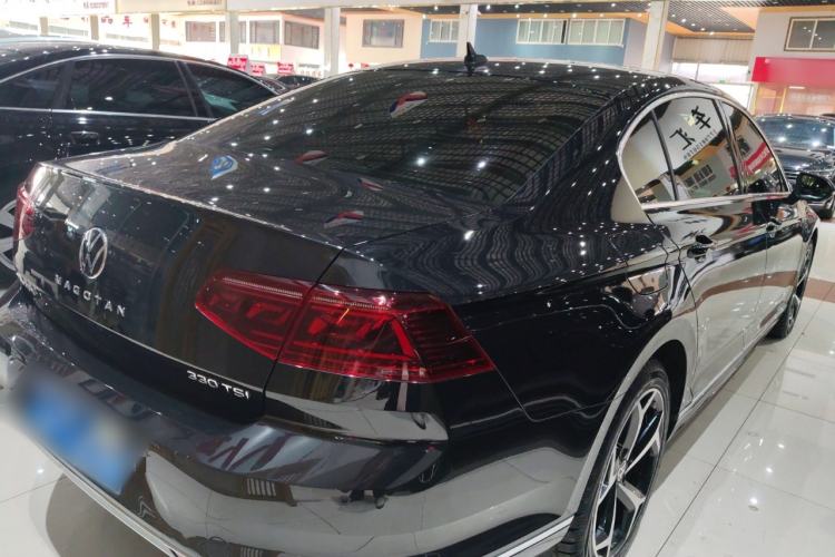 Used Volkswagen Magotan 2023 2 Million Units Limited Edition 330TSI DSG Leading Version Rear Right 45 Deg