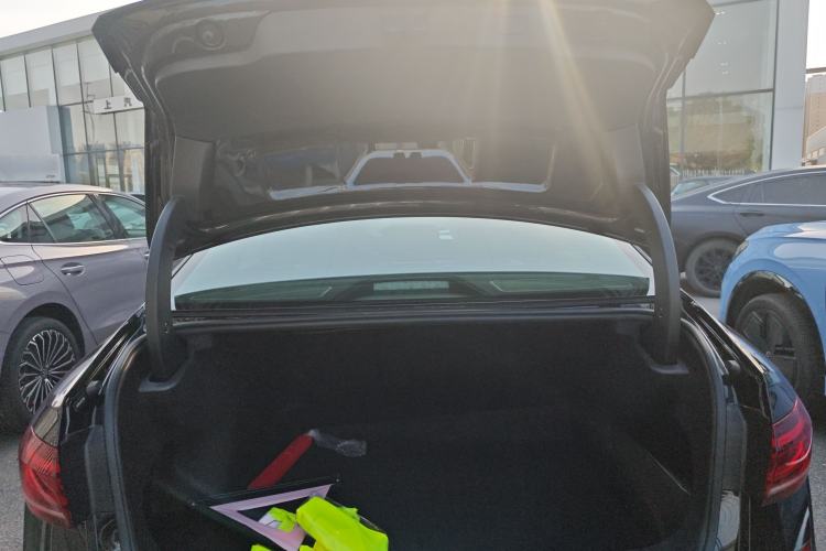 Used Volkswagen Passat 2026 Model, Outstanding 380TSI Xingkong Longteng Edition Trunk