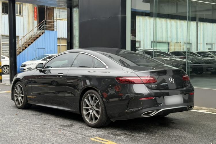 Used Mercedes-Benz E-Class 2023 E 260 Coupe Exterior 4
