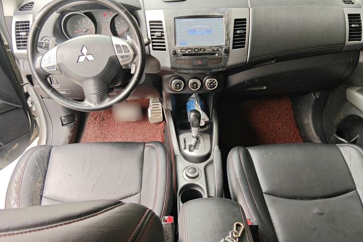 Used Mitsubishi Outlander 2010 Kijang 2.0 Sport Edition Center Console