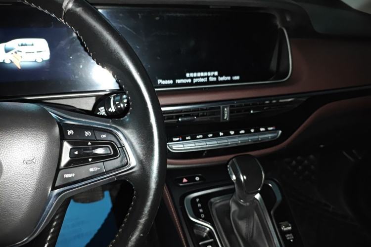 Used GAC Trumpchi M6 2021 PRO 270T DCT Luxury Edition Audio And AC Panel