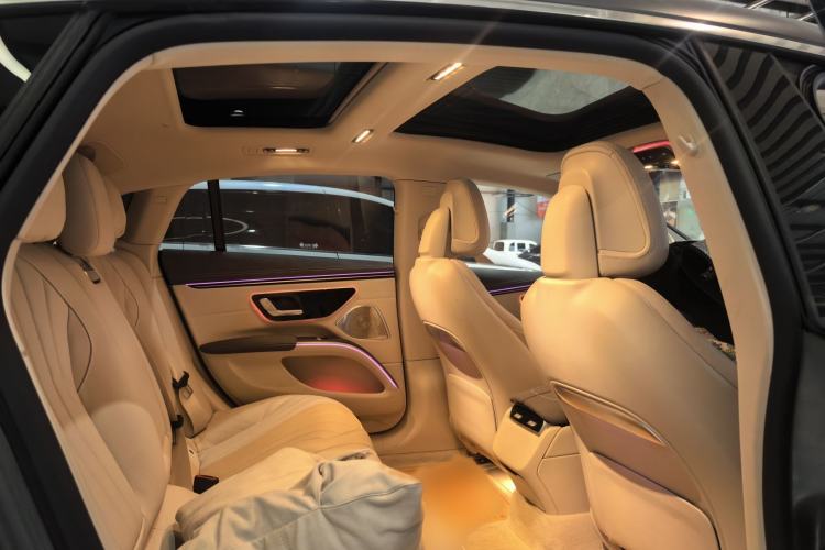 Used Mercedes-Benz EQS 2022 Updated Version 450+ Luxury Edition Interior 3