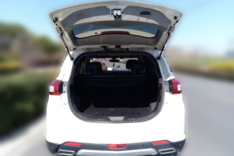 Used BAIC Senova X65 2015 2.0T automatic comfort version Trunk