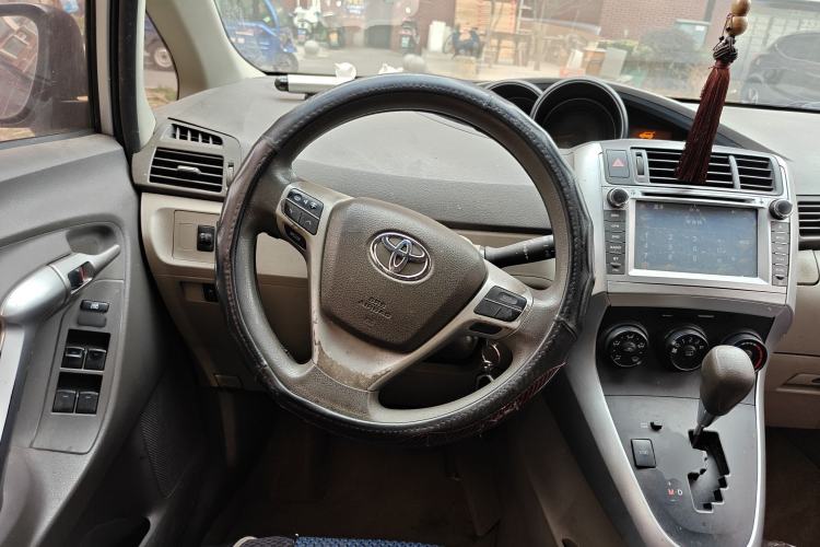 Used Toyota Verso 2014 Starlight 180E CVT Elite Edition