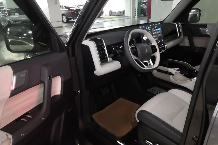 Used iCAR 03 2024 501km Four-wheel Drive Long-Range Advanced Version