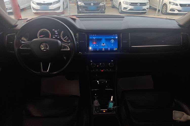 Used Skoda Kodiaq 2018 Facelifted TSI330 5-Seater Two-Wheel-Drive Luxury Enjoyment Edition Center Console