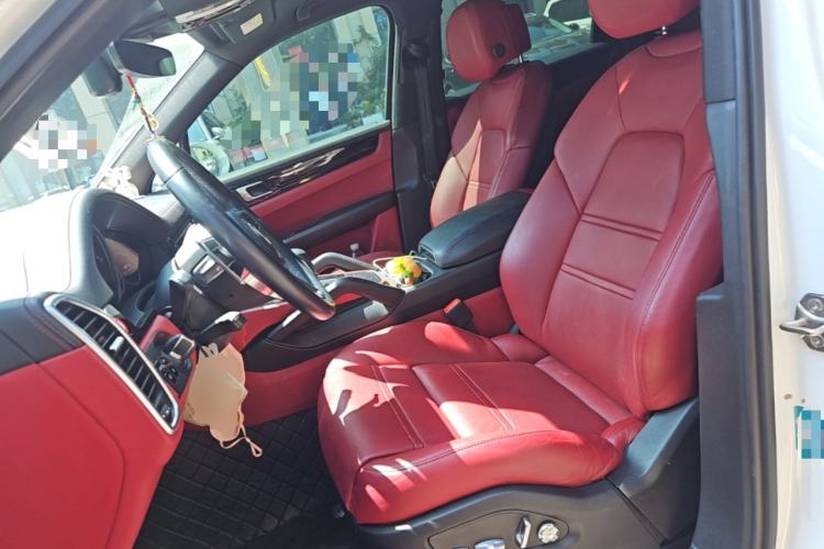 Used Porsche Cayenne 
