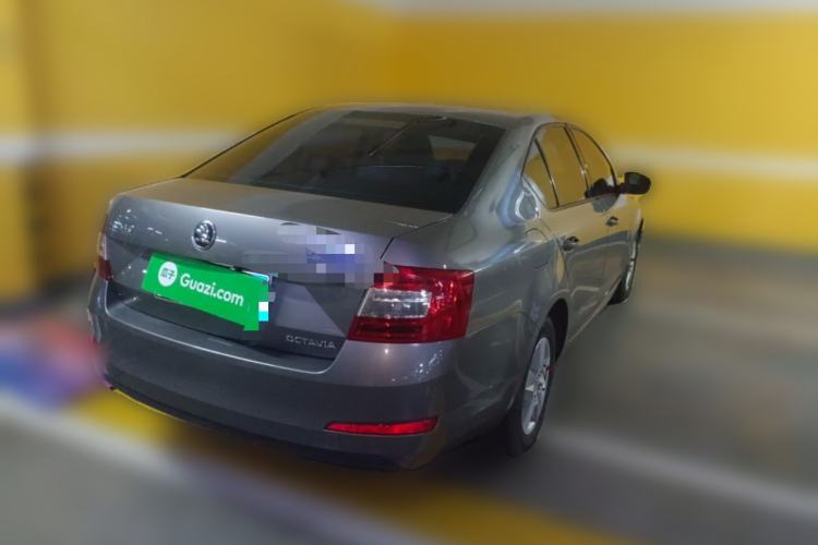 Used Skoda Octavia 2015 1.6L Manual Eado Edition Rear Right 45 Deg