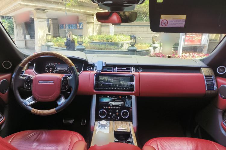 Used Land Rover Range 2020 3.0 L6 Long-Wheelbase Legacy Center Console