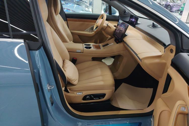 Used Hima Luxeed R7 2024 All-Electric 667 km Max