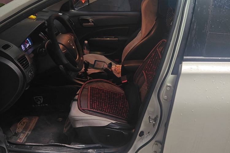 Used Baojun 610 2014 CROSS 1.5L Manual Comfort Model