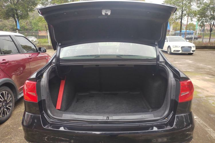 Used Volkswagen Bora 2016 1.6L Manual Comfort Model
