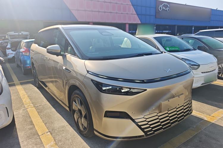 Used XPeng X9 2024 702 Ultra-Long Range Max
