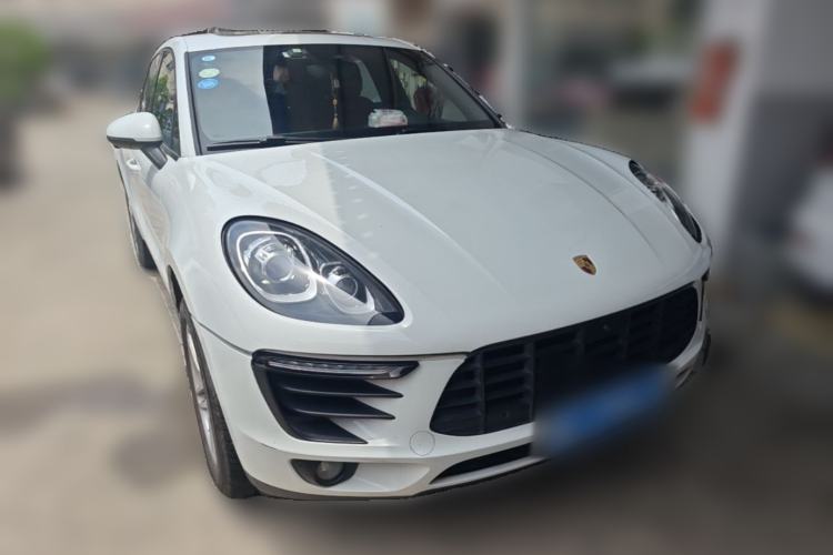 Used Porsche Macan 2017 Macan 2.0T Front Right 45 Deg