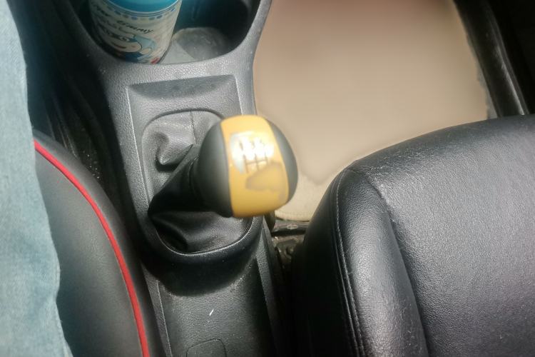 Used Nissan Livina 2013 Jingrui 1.6XL Manual Comfort Edition Gear Lever