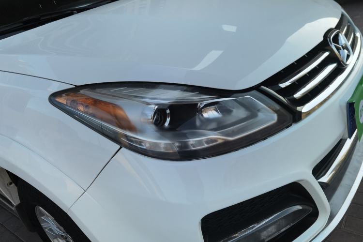 Used JMC Yusheng S350 2013 2.4T Automatic 2WD Diesel Luxury Edition 5 Seats
