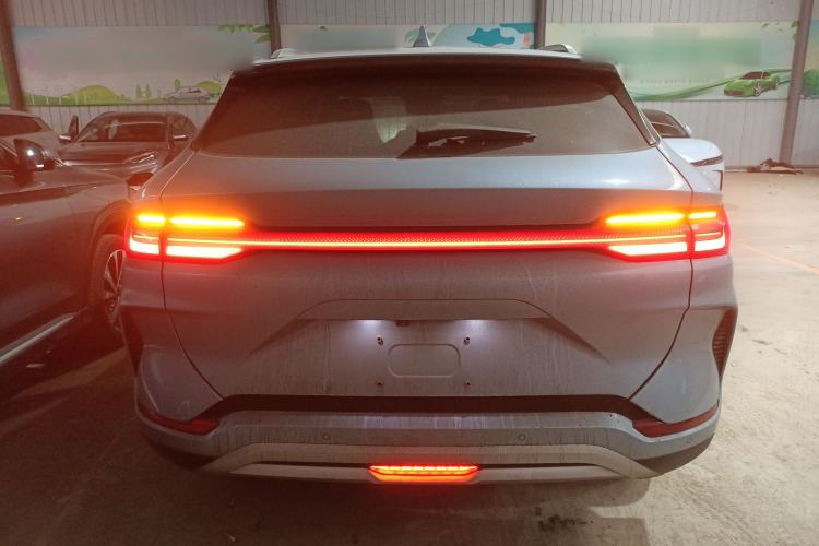 Used BYD Song PLUS New Energy 2024 Honor Edition EV 520km Luxury Model
