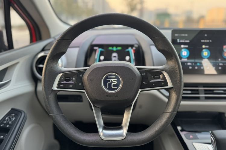 Used BYD Yuan Pro 2021 401 km Deluxe Version Interior 9