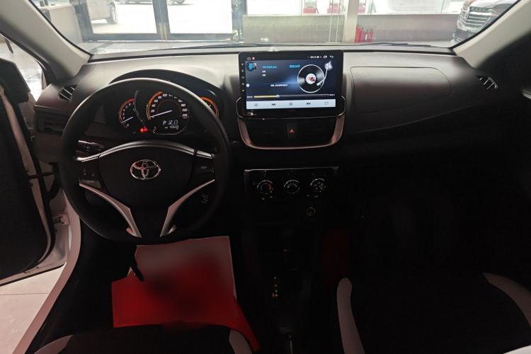 Used Toyota YARiS L Zhi Xuan 2022 X-Trail 1.5L CVT Leading PLUS Edition Center Console