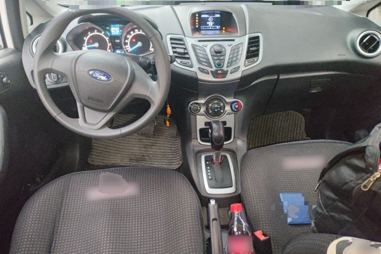 Used Ford Fiesta 2013 Hatchback 1.5L Automatic Fashion Edition Center Console