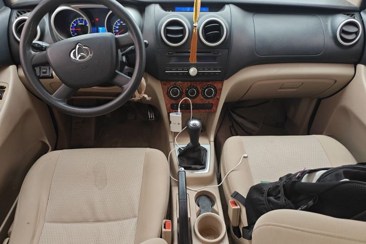 Used CHANGAN KAICHENG Ounuo S 2012 1.3L Elite Version Center Console