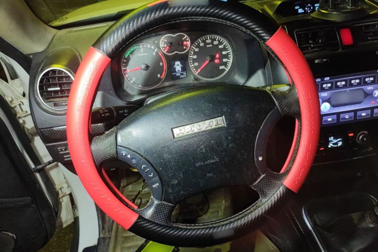 Used Haval H5 Classic 2015 2.0T Diesel Manual Two-Wheel Drive Entry-Level Version