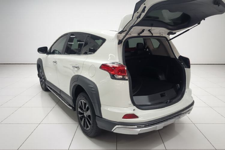 Used Toyota RAV4 2019 2.0L CVT Two-Wheel Drive Fashion X Limited Edition China V Standard
