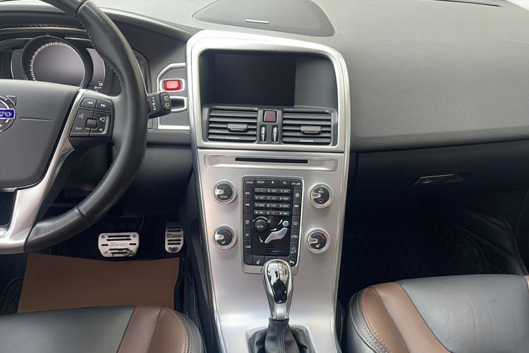 Used Volvo XC60 2017 T5 AWD Smart Upgrade Edition
