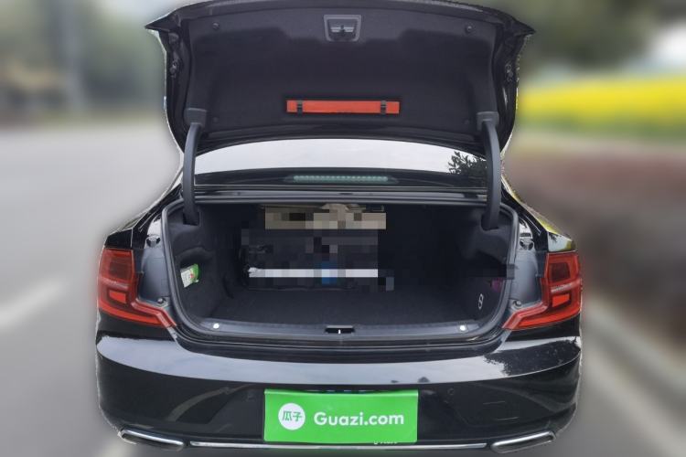 Used Volvo S90 2020 T4 SmartDrive Luxury Edition Trunk