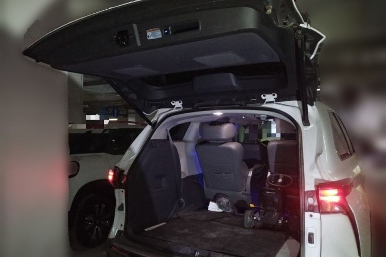 Used Toyota Granvia 2024 2.5L Hybrid Comfort Edition Trunk