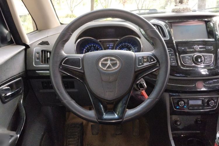 Used JAC Group Refine M2 2013 1.8L Manual Luxury Smart Model 5 Seats