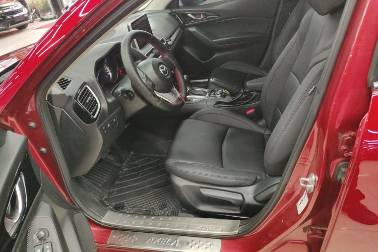 Used Mazda 3 Axela 2016 Sedan 1.5L Automatic Comfort Model