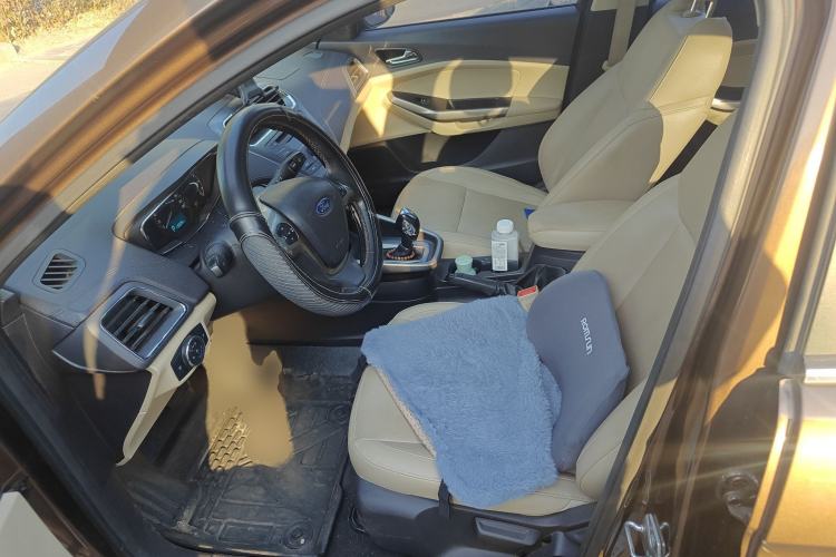 Used Ford Escort 2015 1.5L Automatic Fashion Model