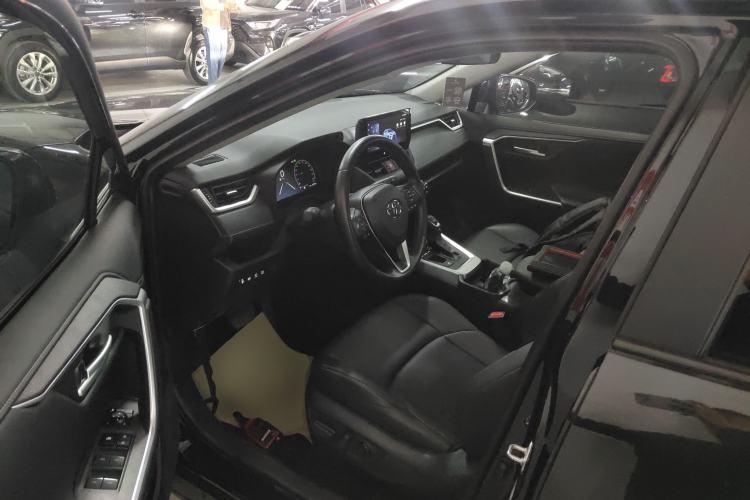 Used Toyota Wildlander 2023 Dual-Motor 2.5L E-CVT Two-Wheel Drive Luxury PLUS Edition