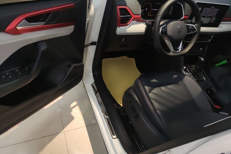 Used Volkswagen Tharu 2023 300TSI Two-Wheel-Drive Moon Luxury Edition