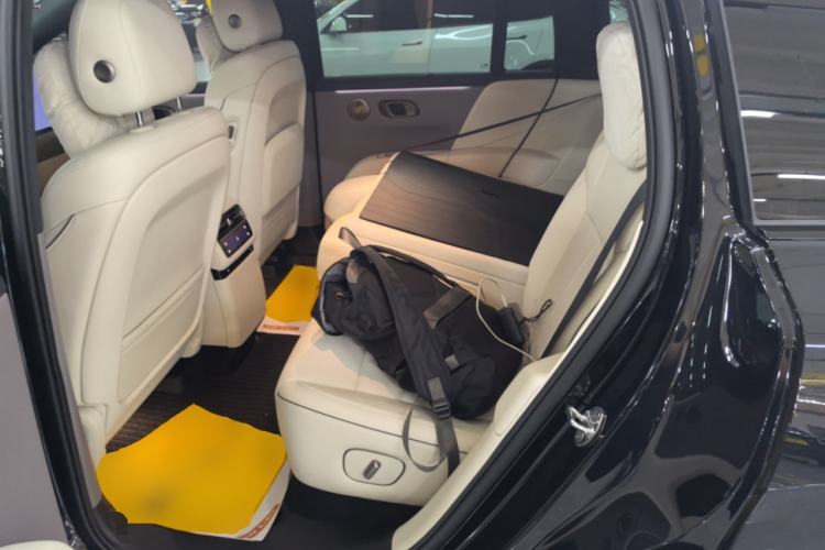 Used Li Auto i6 2025 Model Four-Wheel-Drive Standard Type