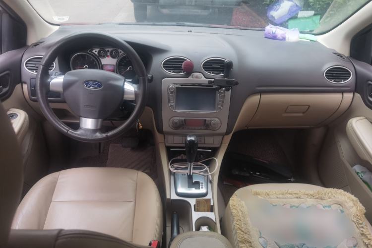 Used Ford Focus 2013 Hatchback Classic 1.8L Automatic Fashion Edition
